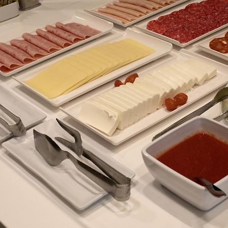 Travelodge Madrid Metropolitano Экстерьер фото