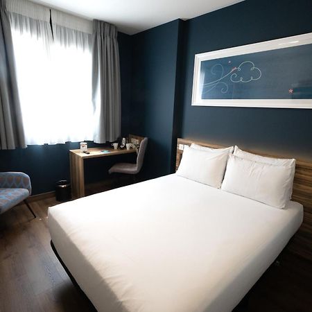 Travelodge Madrid Metropolitano Номер фото