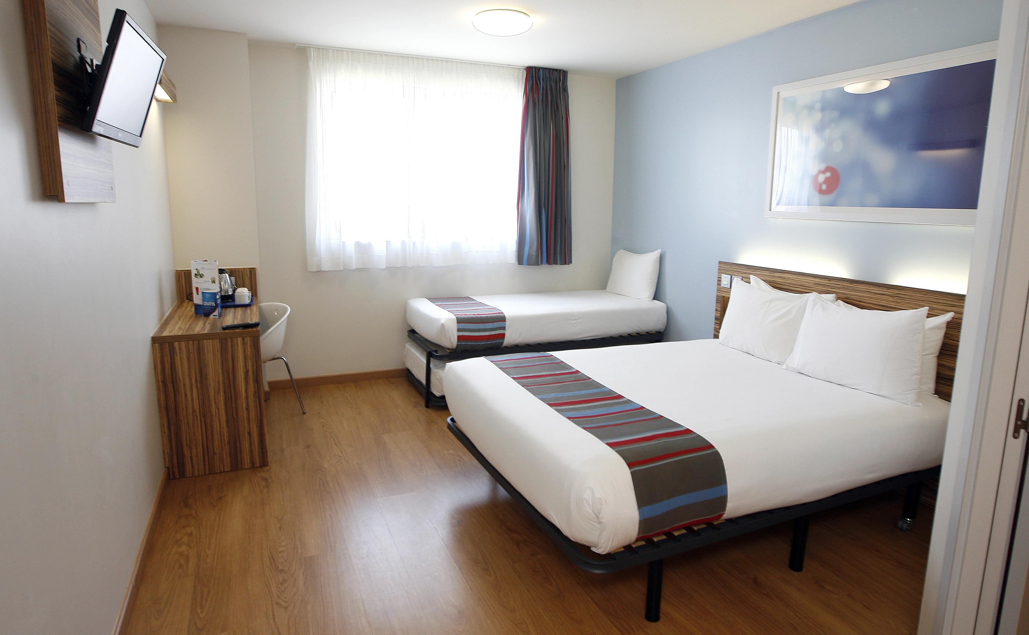 Travelodge Madrid Metropolitano Экстерьер фото
