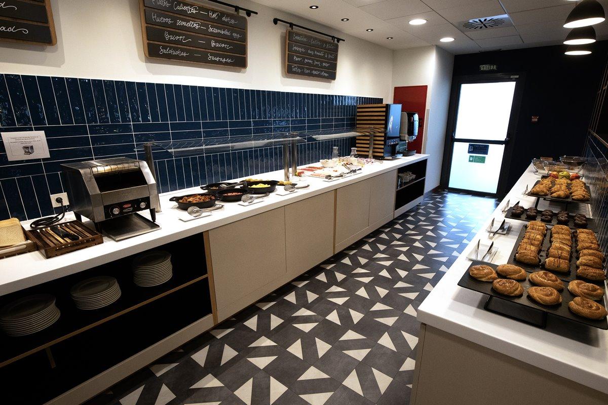 Travelodge Madrid Metropolitano Экстерьер фото