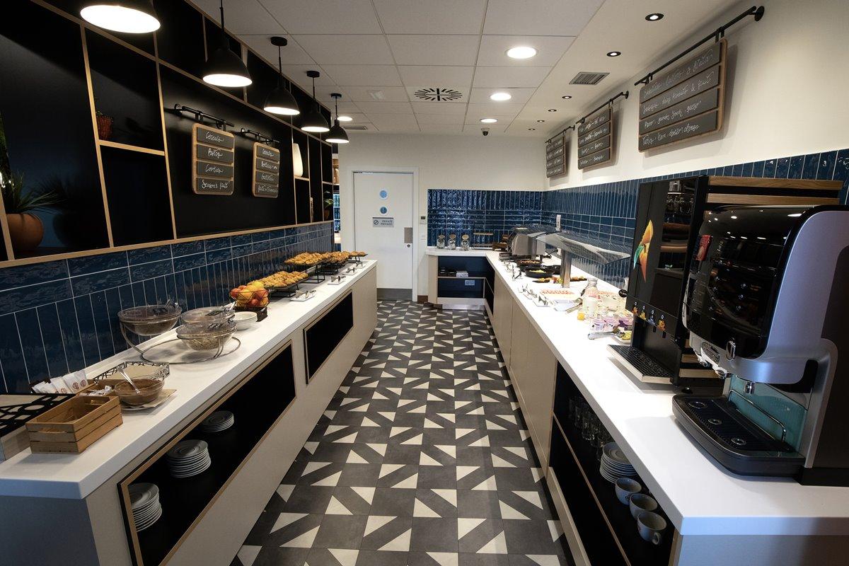 Travelodge Madrid Metropolitano Экстерьер фото